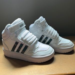 COPY - Boys Size 9 Adidas Hightop Sneakers
